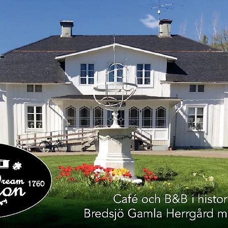 Bredsjoe Gamla Herrgard White Dream Mansion Hällefors Exterior photo