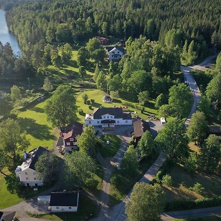 Bredsjoe Gamla Herrgard White Dream Mansion Hällefors Exterior photo