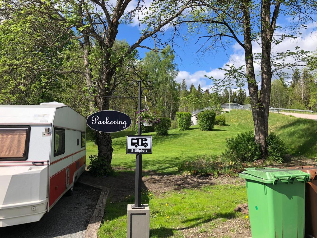 Bredsjoe Gamla Herrgard White Dream Mansion Hällefors Exterior photo