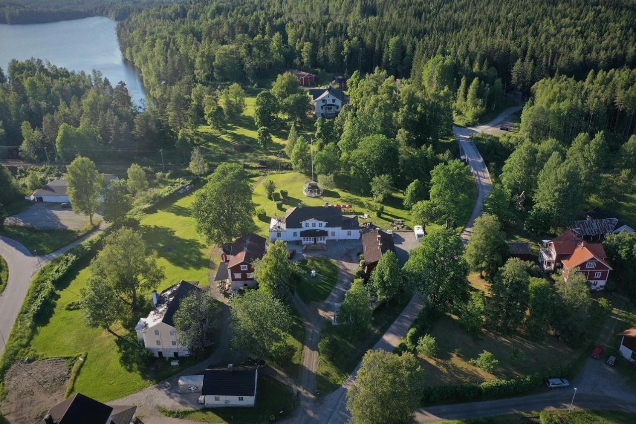 Bredsjoe Gamla Herrgard White Dream Mansion Hällefors Exterior photo